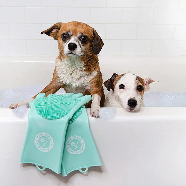 Dog bath gloves